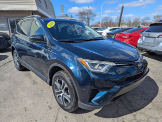 Used 2018 Toyota RAV4 LE image 1