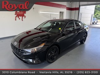 Used 2023 Hyundai Elantra SEL image 1