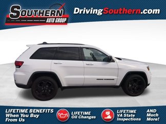 Used 2019 Jeep Grand Cherokee Laredo image 1