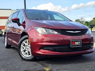 Used 2021 Chrysler Voyager LX image 1