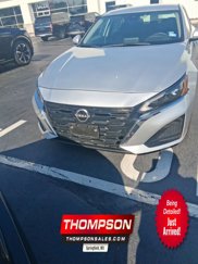 Used 2023 Nissan Altima 2.5 SV image 1