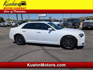 Used 2015 Chrysler 300 S image 1