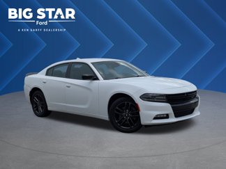 Used 2019 Dodge Charger SXT w/ Blacktop Package image 1