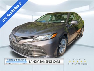 Used 2019 Toyota Camry LE image 1