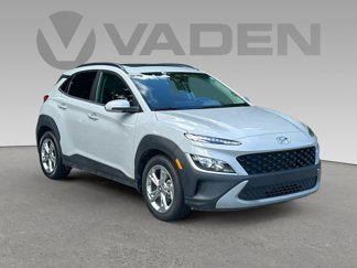 Certified 2022 Hyundai Kona SEL w/ Convenience Package image 1