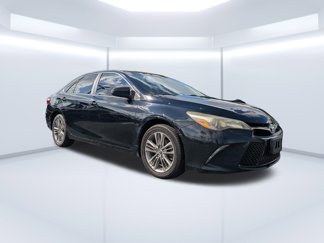 Used 2015 Toyota Camry SE image 1