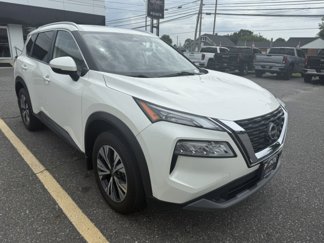 Used 2022 Nissan Rogue SV image 1