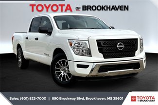Used 2023 Nissan Titan SV image 1