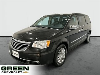Used 2015 Chrysler Town & Country Touring-L w/ Driver Convenience Group image 1