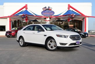 Used 2017 Ford Taurus SE image 1