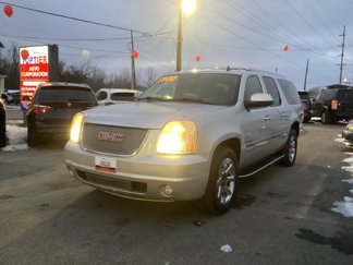 Used 2011 GMC Yukon XL Denali image 1