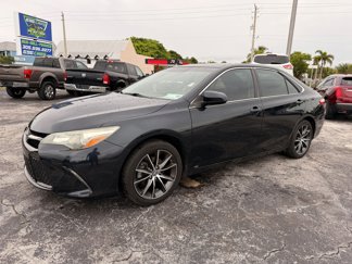 Used 2015 Toyota Camry LE image 1