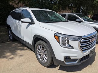 Used 2024 GMC Terrain SLT image 1