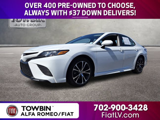 Used 2020 Toyota Camry SE image 1