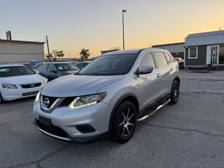 Used 2015 Nissan Rogue S image 1