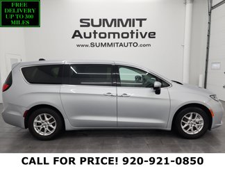 Used 2023 Chrysler Pacifica Touring-L image 1