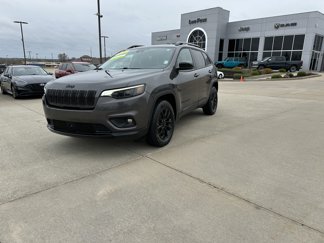 Used 2023 Jeep Cherokee Altitude Lux image 1