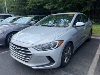 Used 2017 Hyundai Elantra SE image 1
