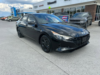 Used 2022 Hyundai Elantra SEL image 1