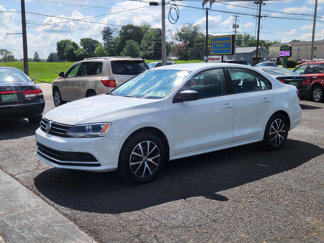 Used 2016 Volkswagen Jetta SE image 1