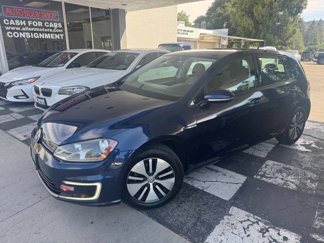 Used 2016 Volkswagen e-Golf SE w/ DC Fast Charging Package image 1