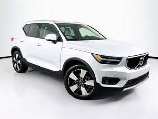 Used 2020 Volvo XC40 T5 Momentum w/ Protection Package Premier image 1