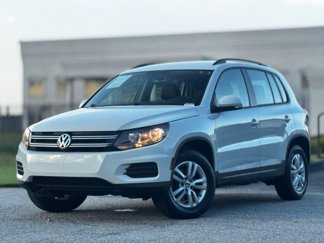 Used 2016 Volkswagen Tiguan S image 1