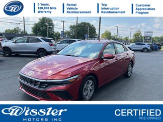 Used 2025 Hyundai Elantra SE w/ Cargo Package image 1