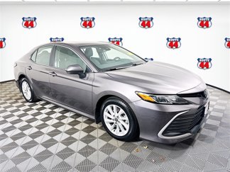 Used 2023 Toyota Camry LE image 1