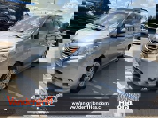 Used 2013 Toyota Sienna XLE image 1