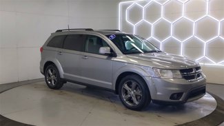 Used 2019 Dodge Journey SE image 1