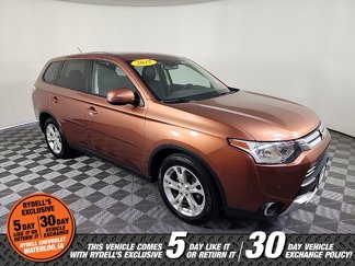 Used 2015 Mitsubishi Outlander SE image 1