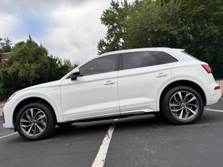 Used 2022 Audi Q5 2.0T Premium w/ Convenience Package image 1