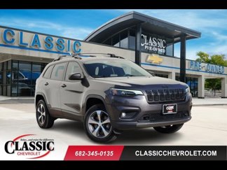 Used 2019 Jeep Cherokee Limited image 1