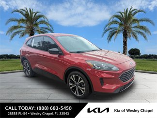 Used 2022 Ford Escape SE w/ SE Sport Appearance Package image 1