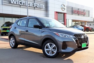 New 2025 Nissan Kicks Play S image 1