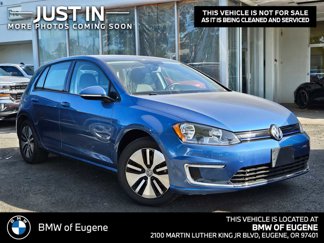Used 2016 Volkswagen e-Golf SE w/ DC Fast Charging Package image 1