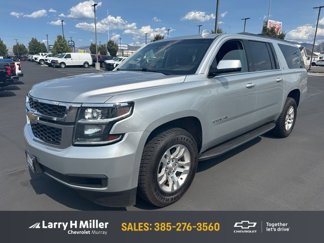 Used 2017 Chevrolet Suburban LT image 1