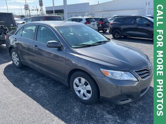 Used 2011 Toyota Camry LE image 1