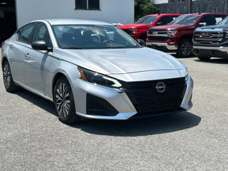 Used 2024 Nissan Altima 2.5 SV image 1