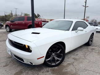 Used 2018 Dodge Challenger SXT image 1
