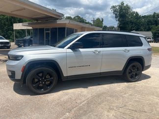 Used 2021 Jeep Grand Cherokee L Laredo image 1