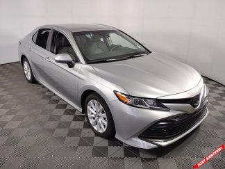 Used 2018 Toyota Camry LE image 1