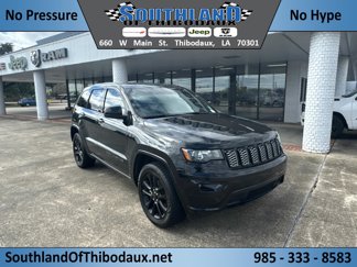 Used 2020 Jeep Grand Cherokee Altitude image 1