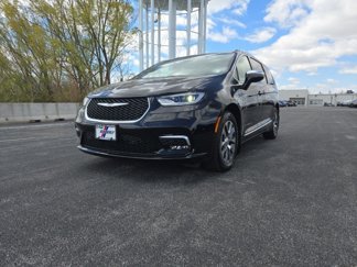 New 2025 Chrysler Pacifica Pinnacle image 1