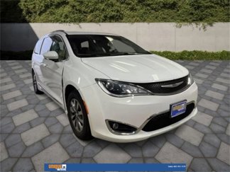 Used 2019 Chrysler Pacifica Touring-L Plus image 1