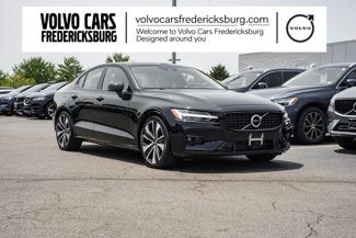 Used 2022 Volvo S60 B5 Momentum w/ Premium Package image 1