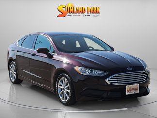 Used 2017 Ford Fusion SE w/ Fusion SE Technology Package image 1
