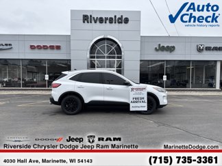 Used 2022 Ford Escape SE image 1