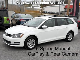 Used 2017 Volkswagen Golf S image 1